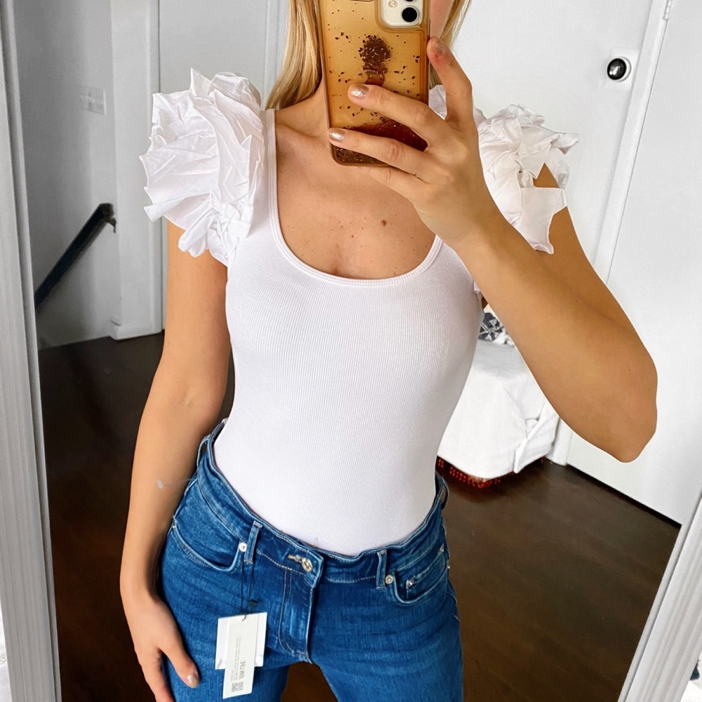🐚 ZARA WHITE BUTTERFLY SLEEVE RIBBED BODYSUIT!